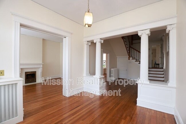 Building Photo - 3115 Grove Ave