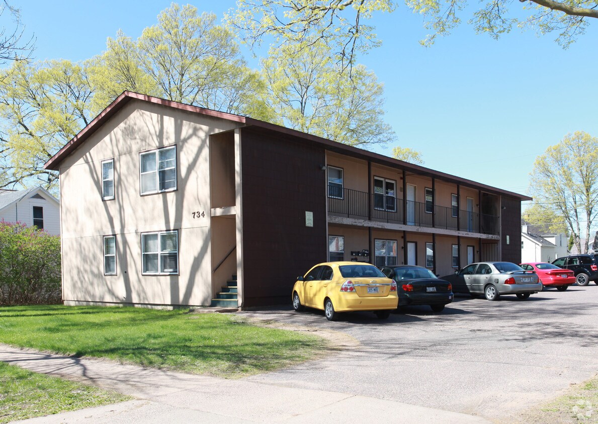 734 Menomonie St, Eau Claire, WI 54703 Apartments in Eau Claire, WI