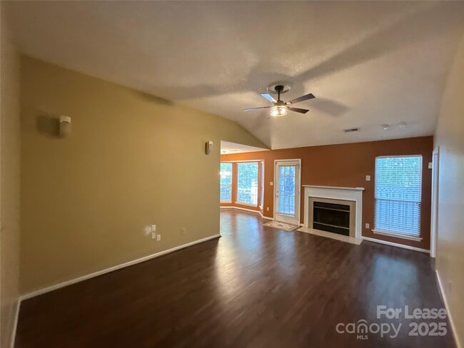 Foto del edificio - 8600 Lockerbie Ln