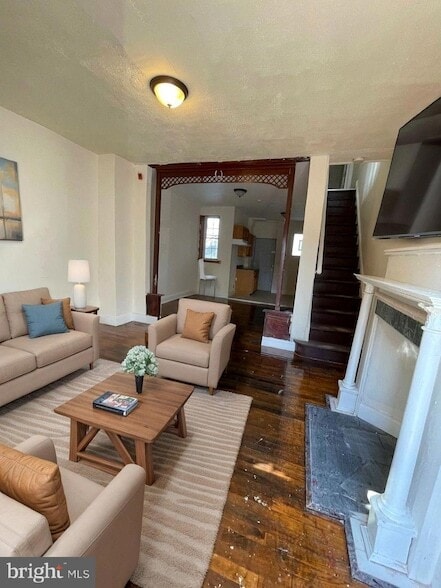 Photo - 735 W Russell St Townhome