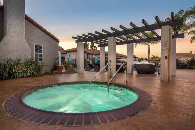 Building Photo - Country Villas