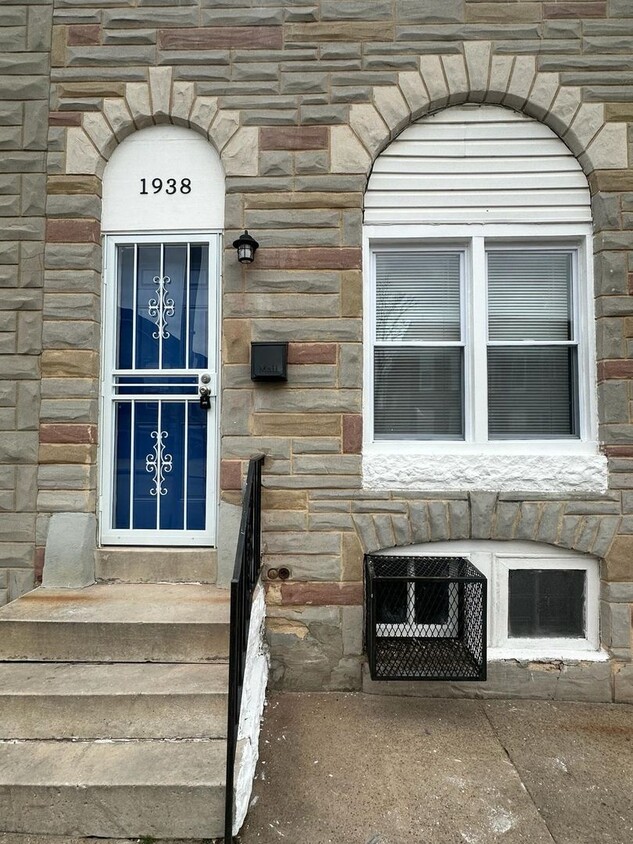 Primary Photo - 1938 Walbrook Ave, Baltimore, MD 21217