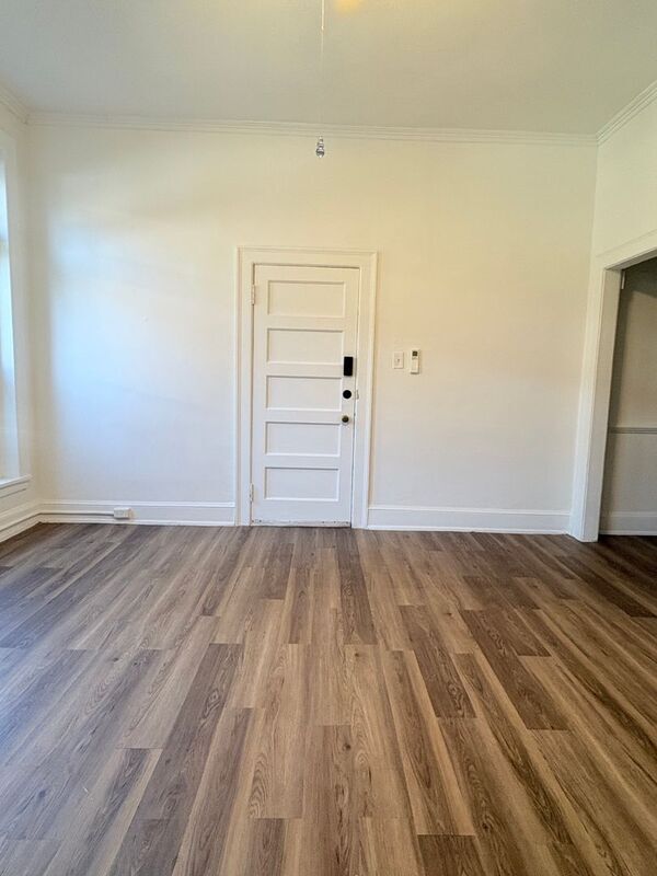 Foto del edificio - 3037 N Calvert St