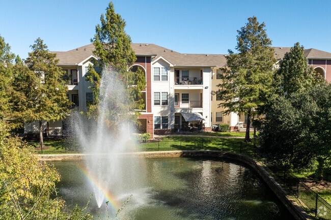 Building Photo - Lakes at Westview