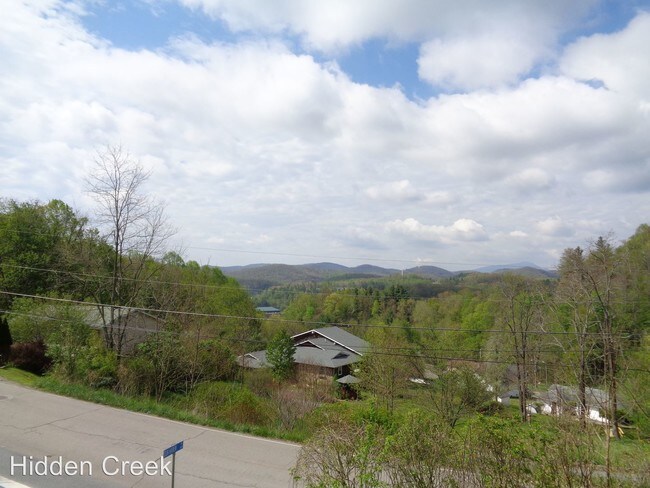 Foto del edificio - 3 br, 2 bath Apartment - 125 Sun Haven Lane
