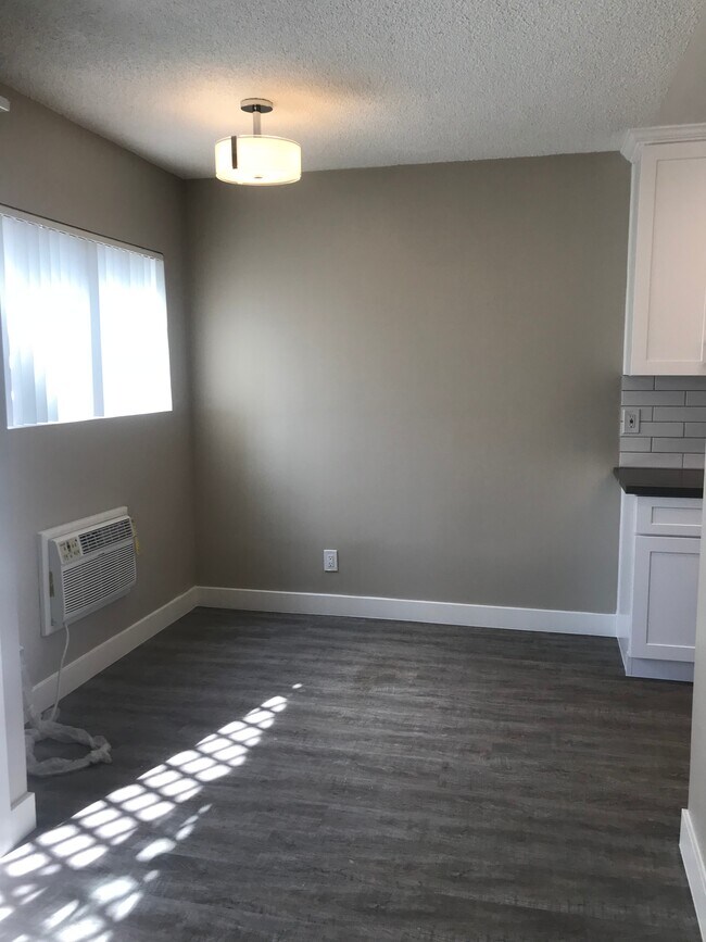 Foto del edificio - 14317 Haynes St