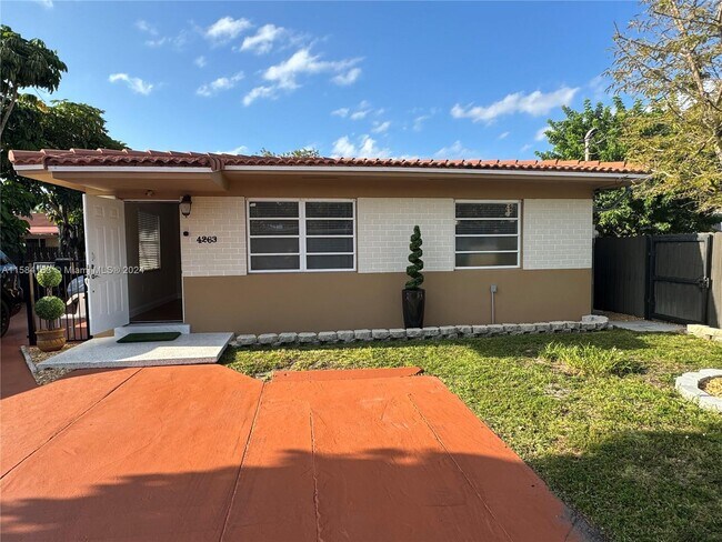 Foto del edificio - 4263 NW 3rd St