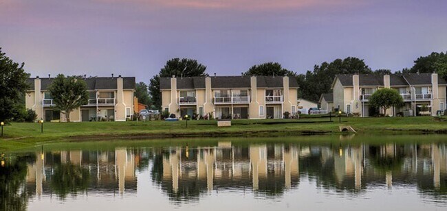 Foto del edificio - Gold Coast Townhomes 5 unit condo