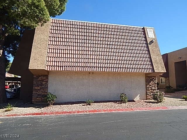 Building Photo - 5493 Indian River Dr