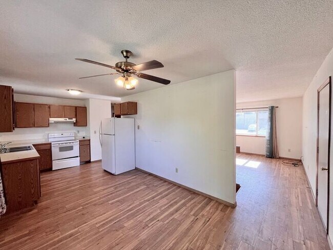 Building Photo - Cute 3 Bed, 1 Bath Ranch Home in Ault