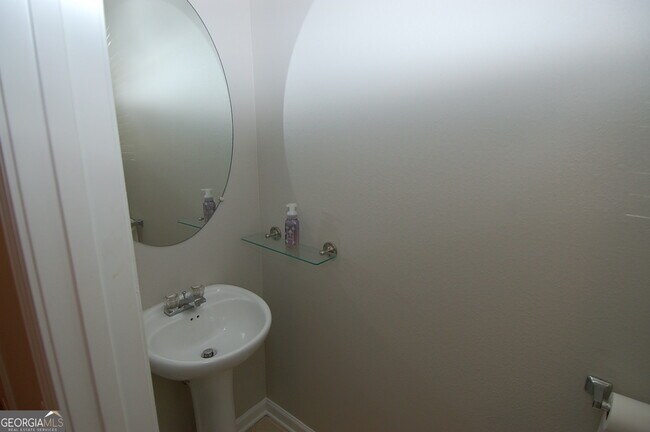 Foto del edificio - 6956 Rogers Point