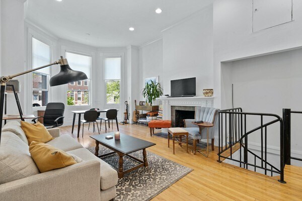 Primary Photo - 279 Beacon St