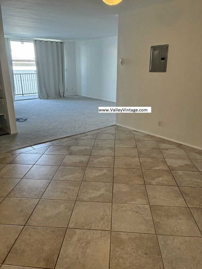 Building Photo - 11687 S Montana Ave