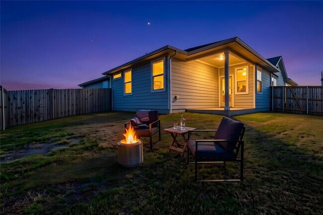 Building Photo - 501 Peace Dr