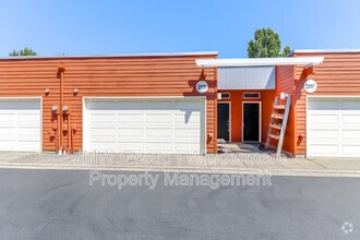 Building Photo - 2355 Yakima Ct