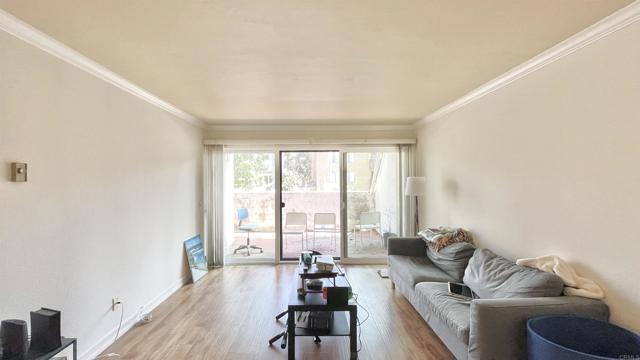 Foto del edificio - 8332 Regents Rd