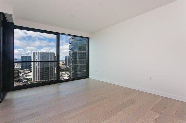 Building Photo - Victoria Place 2705 - Sophisticated 1BR