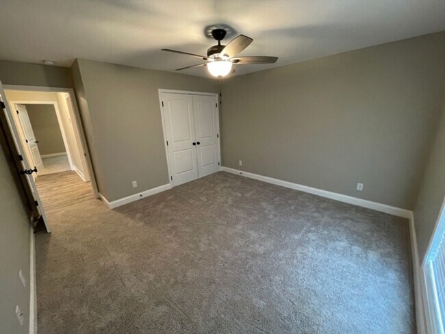 Building Photo - Maryville 37803 - 3 bedroom, 2 bath rancher - Call Ed Johnson (865) 924-5045