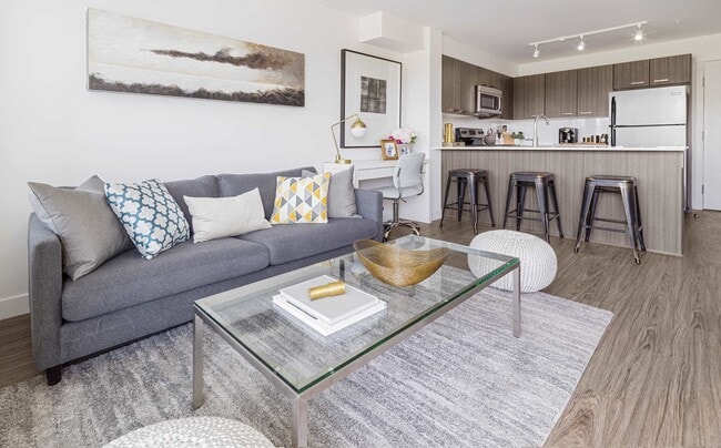 Interior Photo - The Bristol - 5738 175th Street