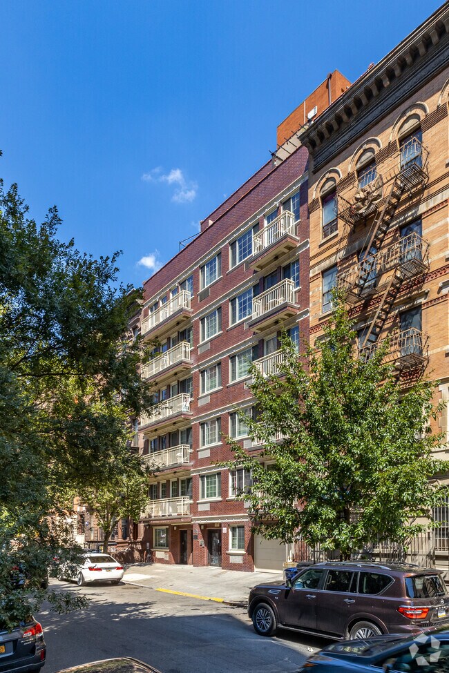 Building Photo - 207 W 115th St