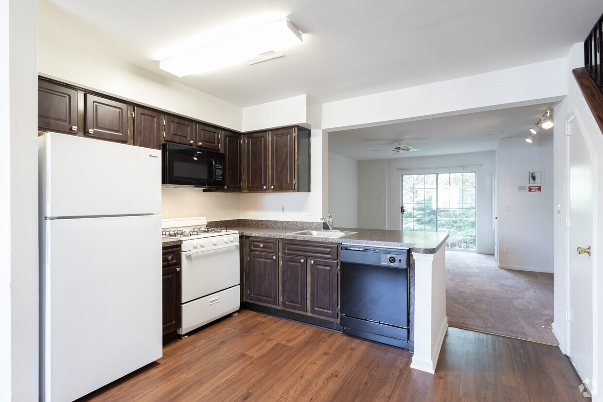 Orchard Glen Apartments Apartments in Manassas, VA