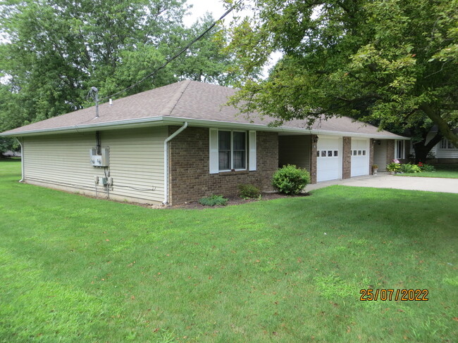 519 side - 517 Jennings Rd