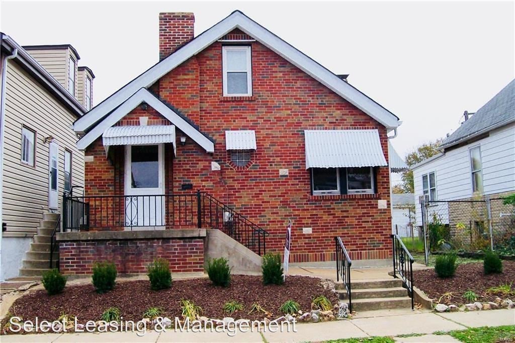 2 br, 1 bath House 6622 Macklind Ave House Rental in St. Louis, MO