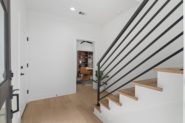 Foto del edificio - 8706 Ojeman Villas Dr