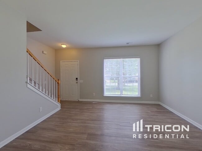 Foto del edificio - 5322 Peachwood Dr