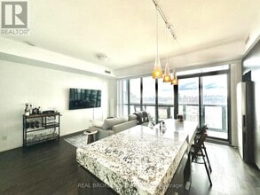 Building Photo - 101 Charles St E