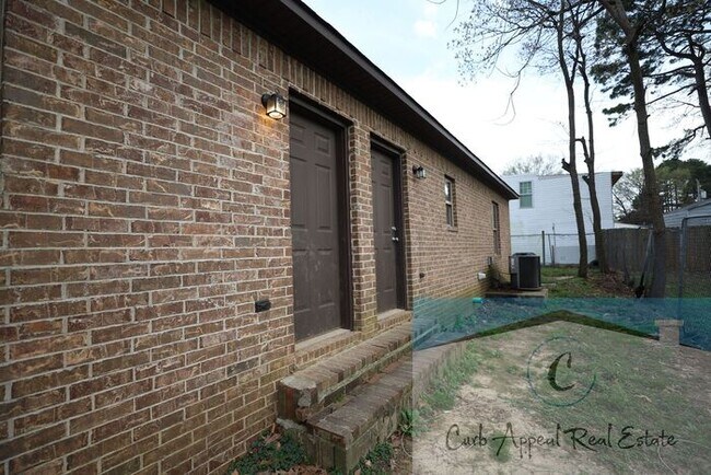 Foto del edificio - First month move in special $600!! Recently built 2 bed, 1 bath apartment - includes dishwasher a...