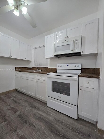 Building Photo - 3417 SW 25th Ter