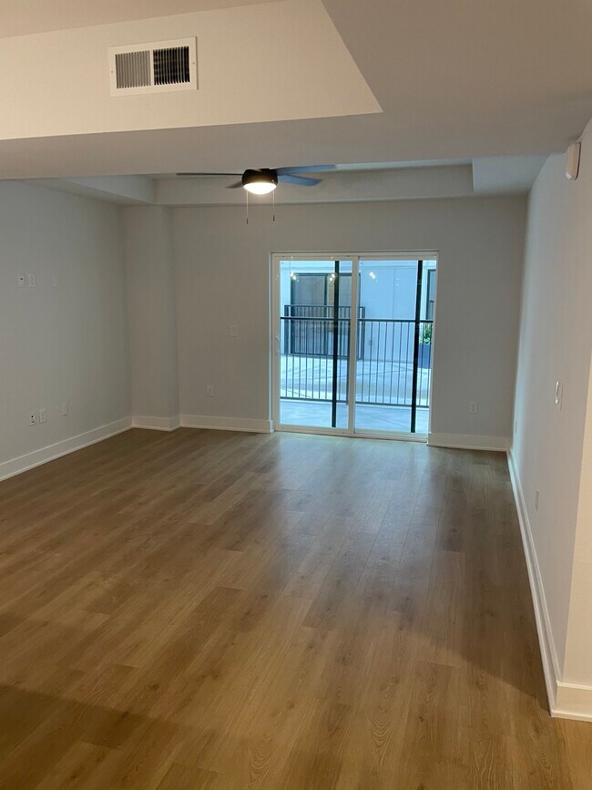 2500 Longview St Unit 116, Austin, TX 78705 Condo for Rent in Austin