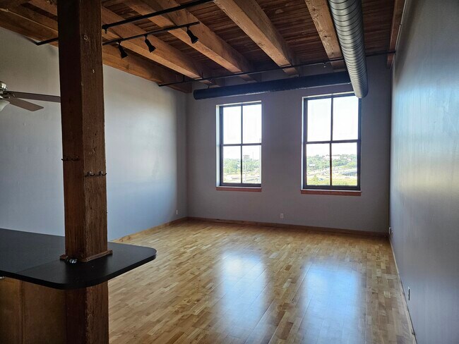 Building Photo - 289 5th St East