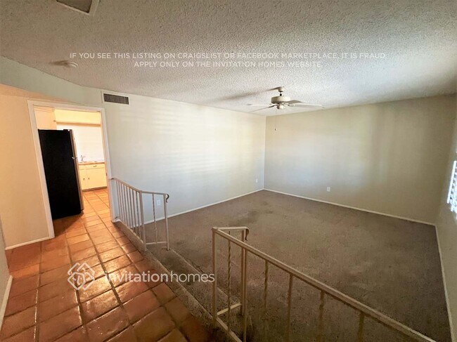 Foto del edificio - 3241 E Sunnyside Dr
