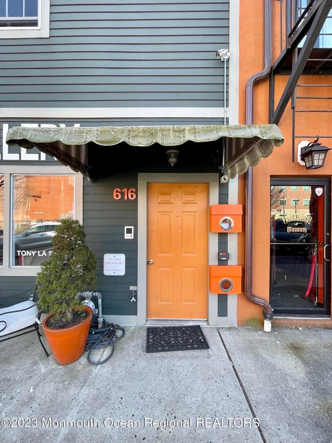 Foto del edificio - 616 Mattison Ave