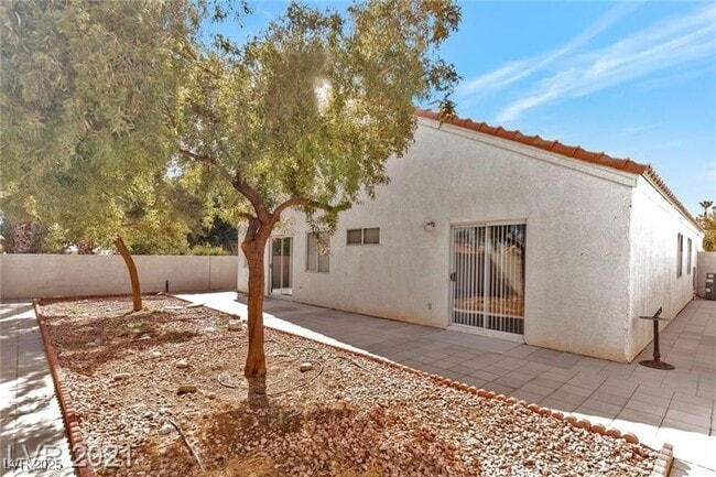 Foto del edificio - 3838 Birchview Ct
