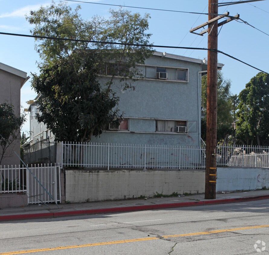 Building Photo - 3576 Marguerite St