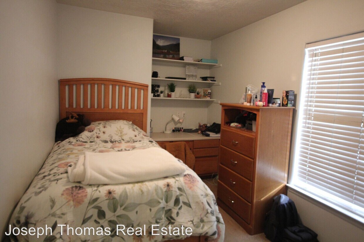 Foto principal - 595 N University Ave