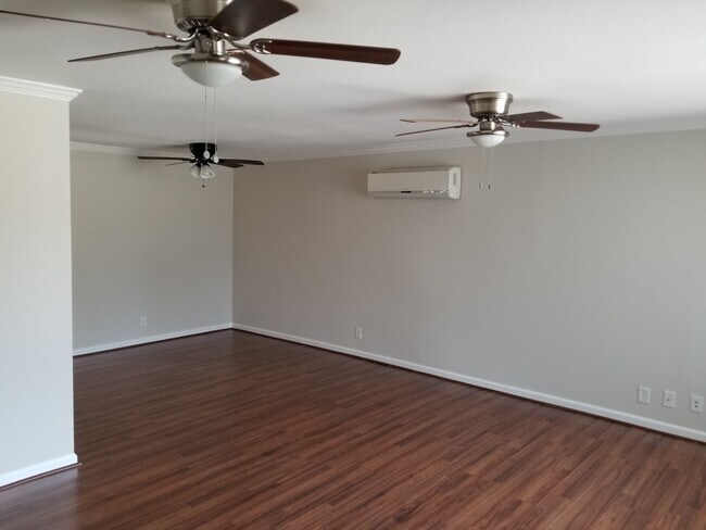 Foto del edificio - 14874 Acton Dr
