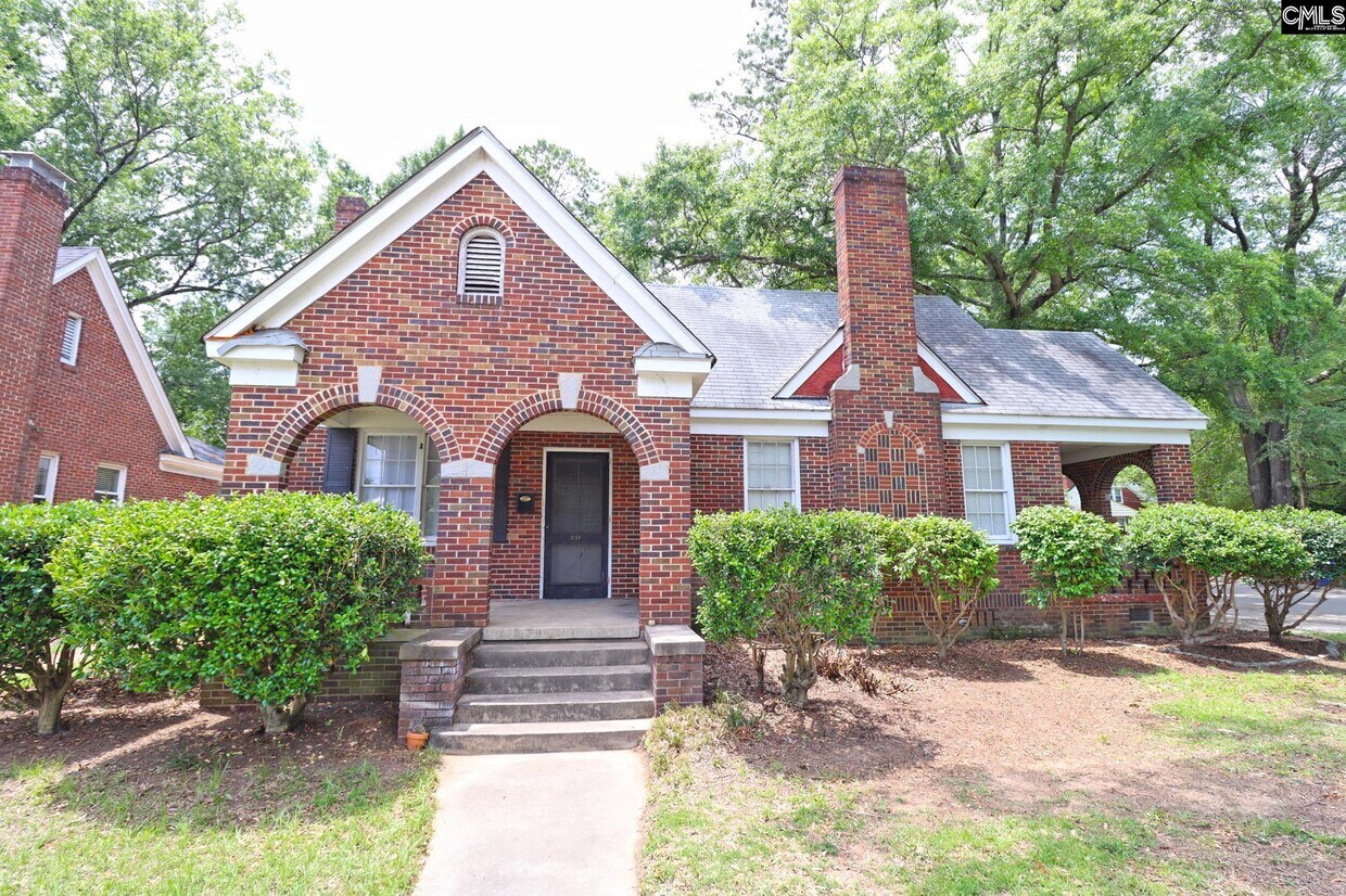 Primary Photo - 331 S Woodrow St