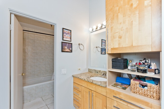 Foto del edificio - 331 S Peoria St