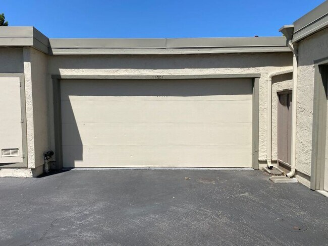 Photo - Welcome to this charming 3 bedroom, 2 bath... Apartment