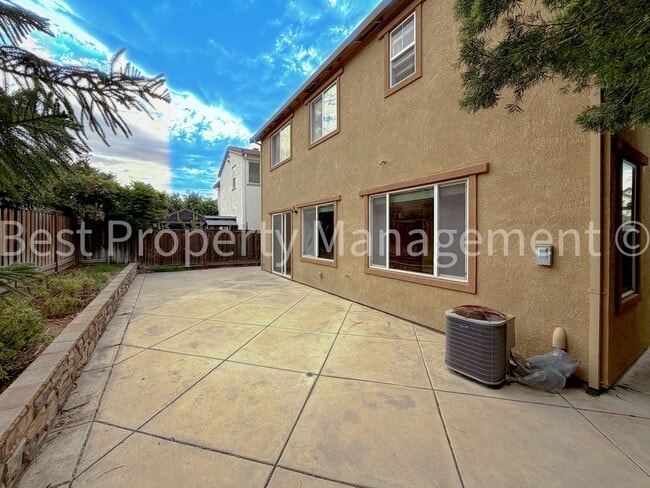 Building Photo - 184 W Viola St