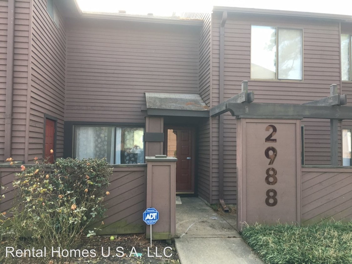 Primary Photo - 2 br, 2 bath House - 2988 St. Albans Common