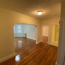 Building Photo - 16 Euston St