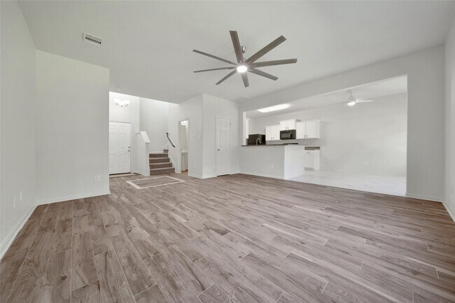 Foto del edificio - 305 Crooked Pine Court