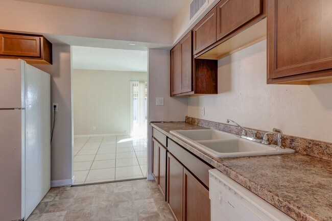 Building Photo - 3653 W Cavalier Dr