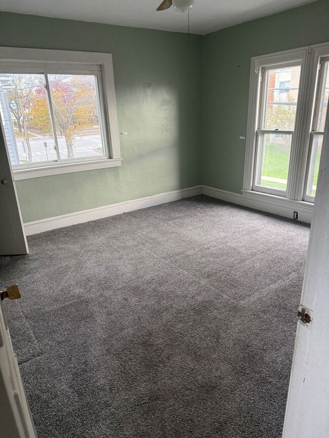 Building Photo - 4 Swan St