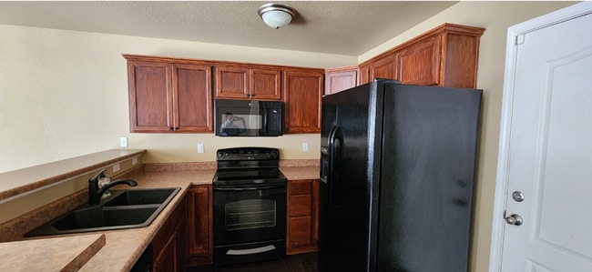 Kitchen - 4077 Siferd Blvd